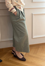 Carica l'immagine nel visualizzatore di Gallery, Pantalone Crop LOLA - JEANS VERDE SALVIA
