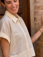 Carica l'immagine nel visualizzatore di Gallery, Camicia Crop ELVIRA - Sangallo di Cotone
