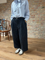Carica l&#39;immagine nel visualizzatore di Gallery, Pantalone Crop LOLA - JEANS
