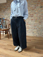Carica l'immagine nel visualizzatore di Gallery, Pantalone Crop LOLA - JEANS INDACO
