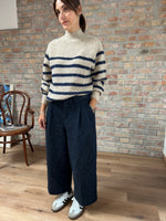 Carica l&#39;immagine nel visualizzatore di Gallery, Pantalone Crop LOLA - JEANS
