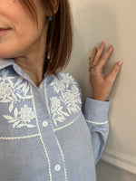 Carica l'immagine nel visualizzatore di Gallery, Camicia CLELIA - AZZURRO
