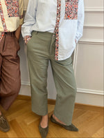 Carica l'immagine nel visualizzatore di Gallery, Pantalone BLANCA - JEANS VERDE SALVIA
