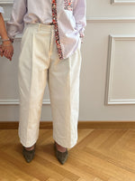 Carica l'immagine nel visualizzatore di Gallery, Pantalone Crop LOLA - JEANS BIANCO
